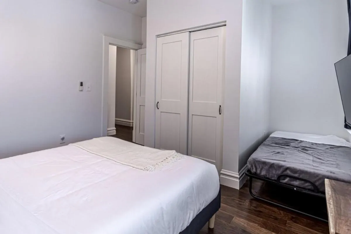 Holiday home Ann Avenue Modern 3Br Home, Near Downtown With Free Parking Saint Louis