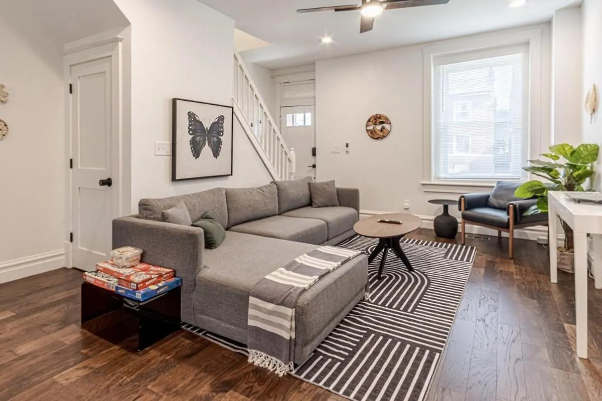 Holiday home Ann Avenue Modern 3Br Home, Near Downtown With Free Parking Saint Louis United States